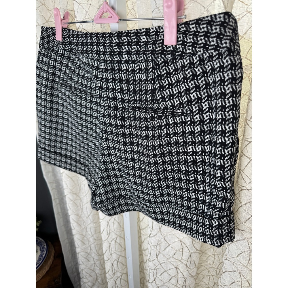 Express Classic Black & White Check‎ Shorts Pleated Front Side Zipper Size 8 - Picture 5 of 8